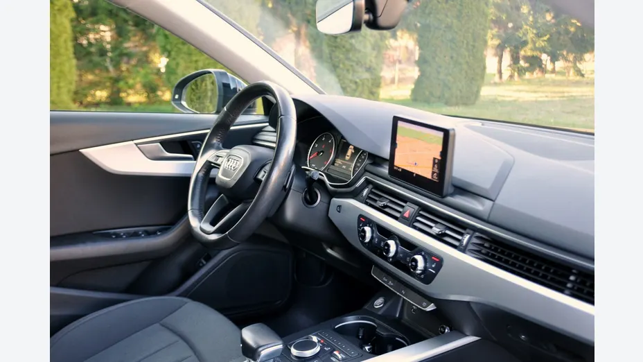 AUDI A4 -