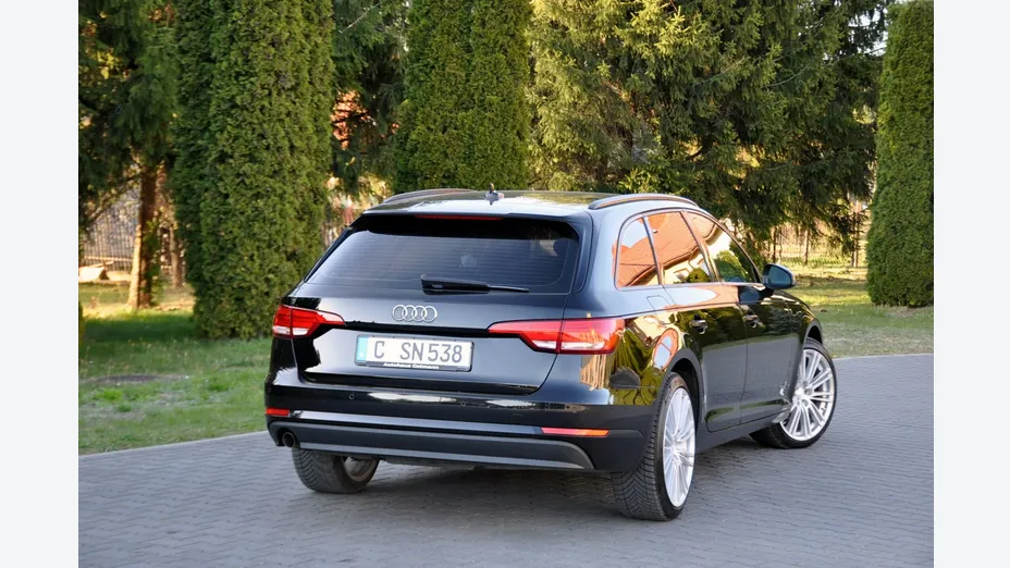 AUDI A4 -