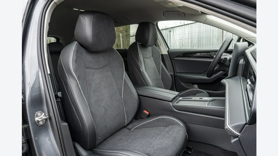 VOLKSWAGEN Passat -