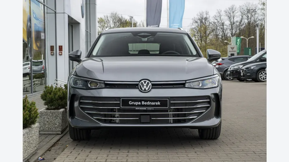 VOLKSWAGEN Passat -
