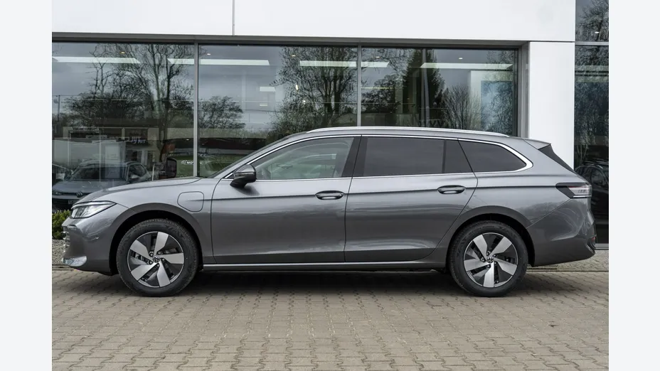 VOLKSWAGEN Passat -