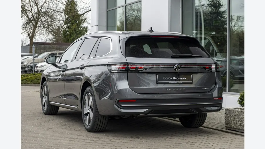 VOLKSWAGEN Passat -