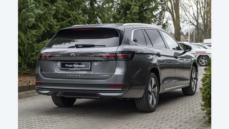 VOLKSWAGEN Passat -