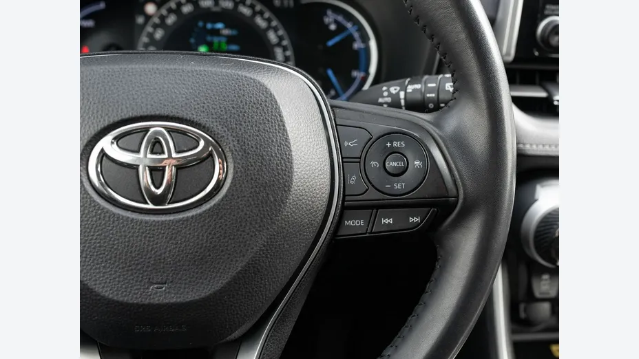 TOYOTA RAV4 -