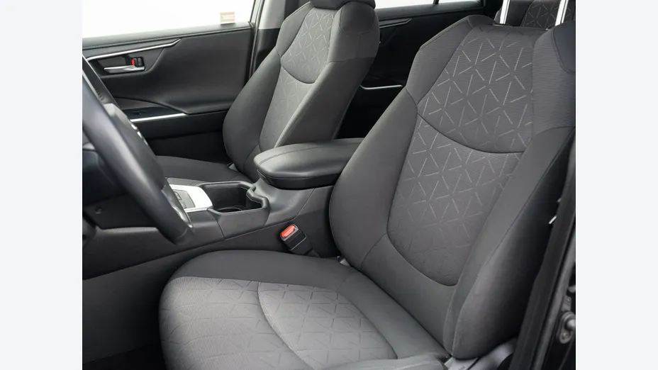 TOYOTA RAV4 -