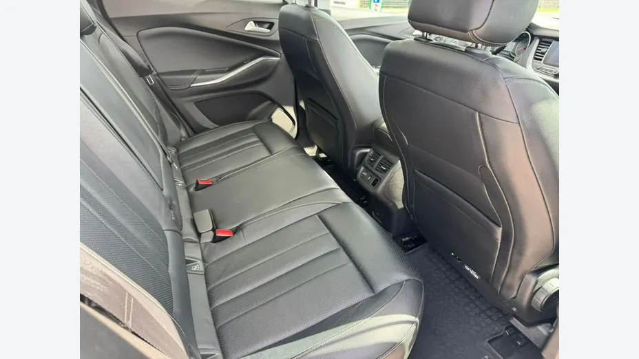 OPEL Grandland X -
