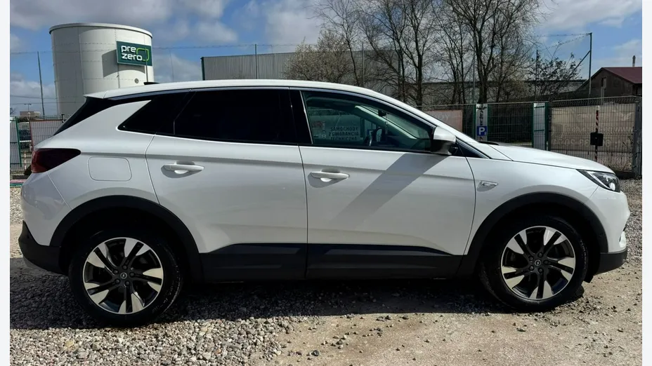 OPEL Grandland X -