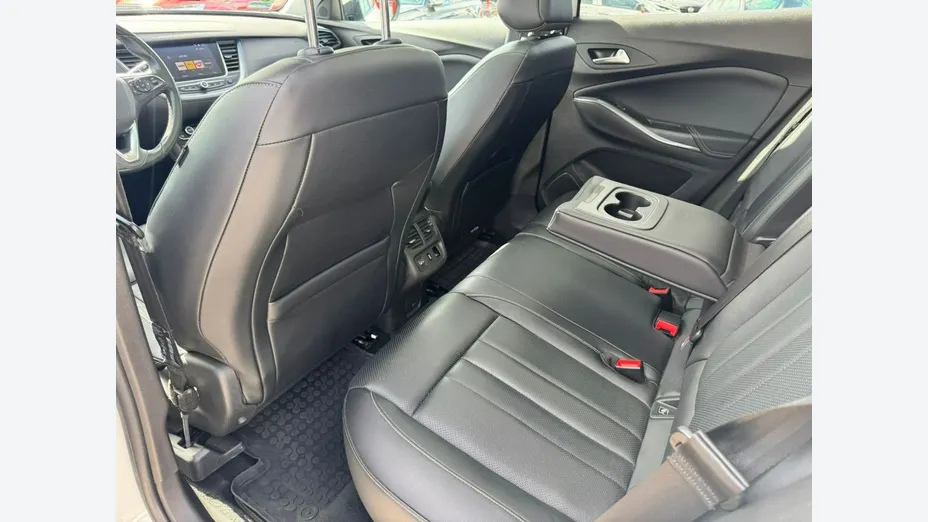 OPEL Grandland X -