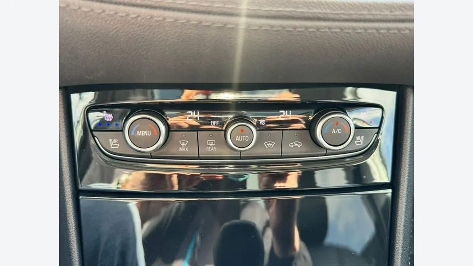OPEL Grandland X -