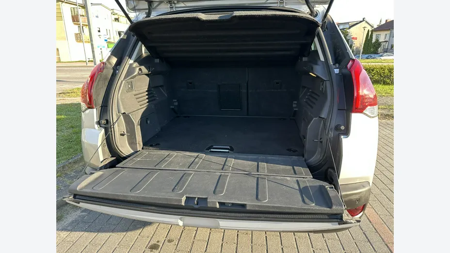 PEUGEOT 3008 -