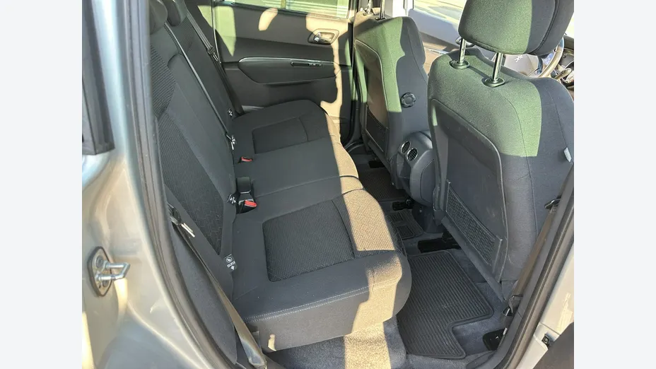 PEUGEOT 3008 -