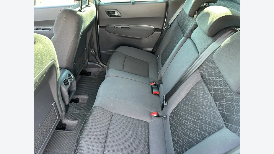 PEUGEOT 3008 -