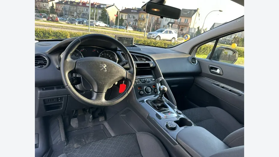 PEUGEOT 3008 -