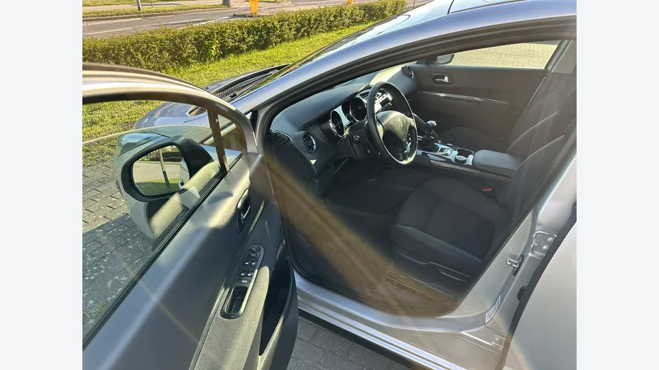 PEUGEOT 3008 -