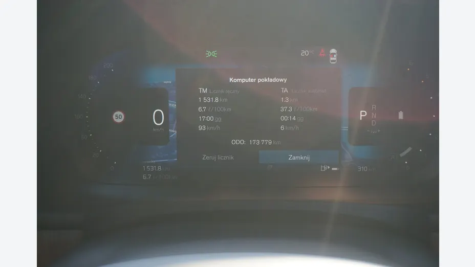 VOLVO V90 -