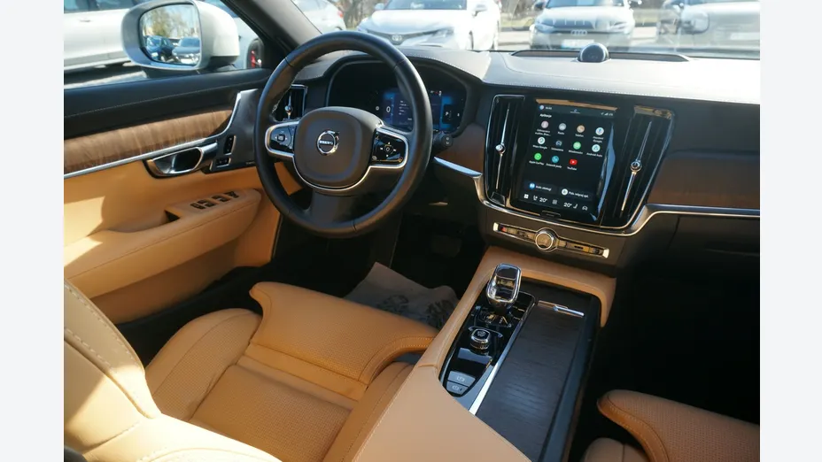 VOLVO V90 -