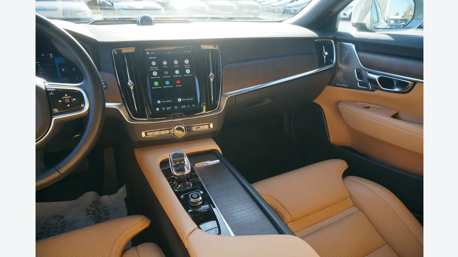 VOLVO V90 -