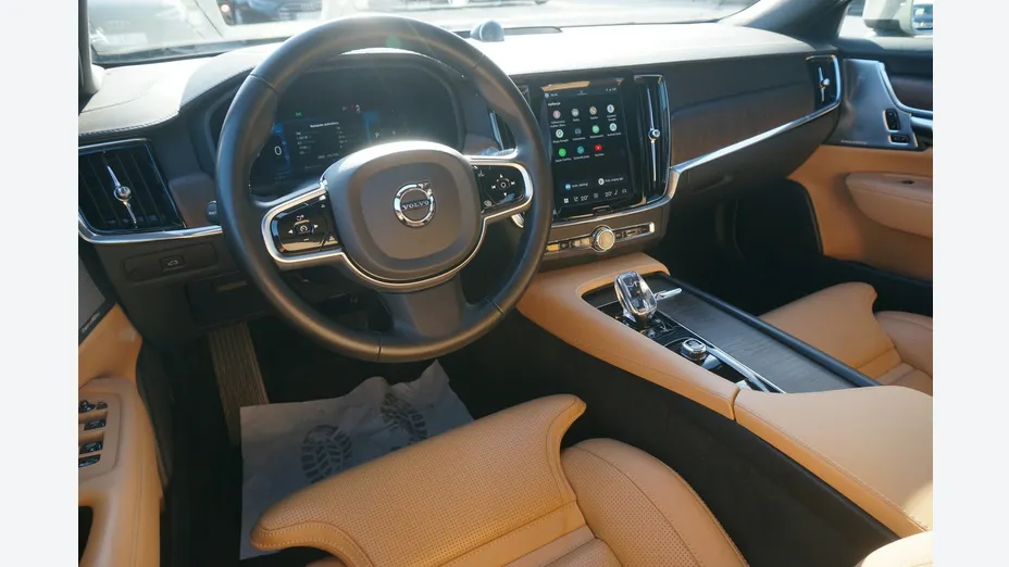 VOLVO V90 -