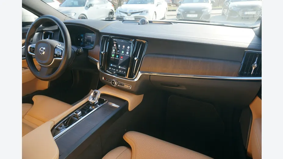 VOLVO V90 -