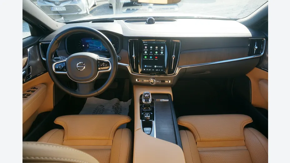 VOLVO V90 -