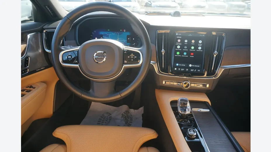 VOLVO V90 -
