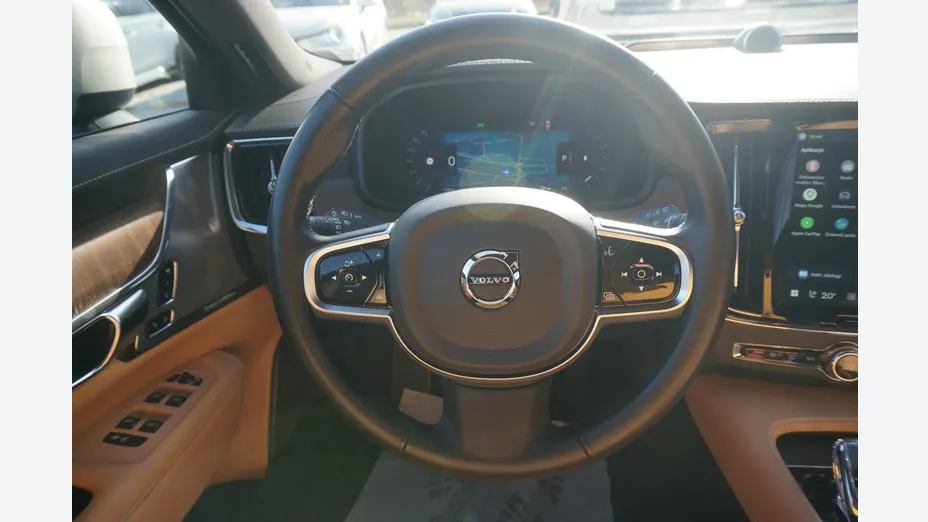 VOLVO V90 -