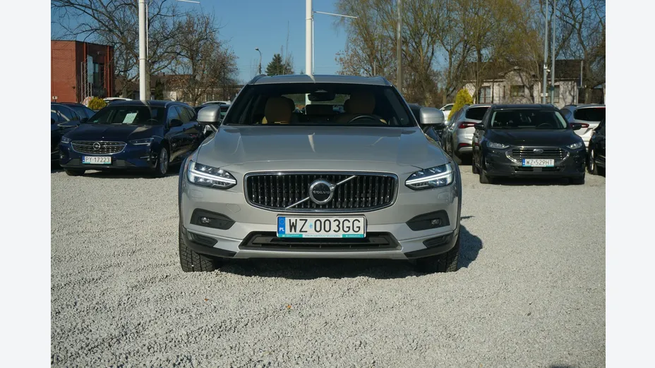 VOLVO V90 -