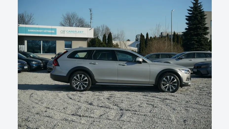VOLVO V90 -