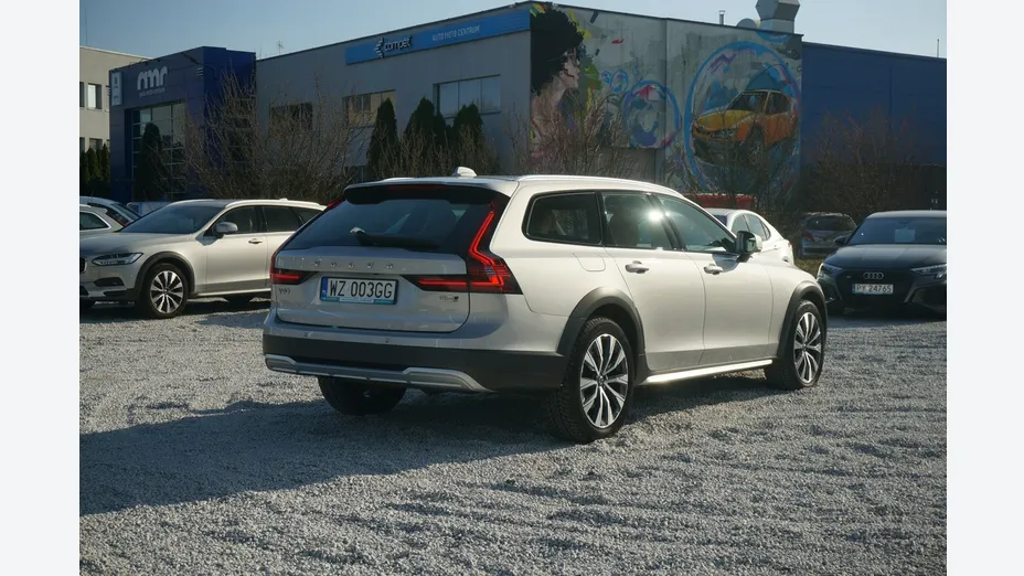 VOLVO V90 -
