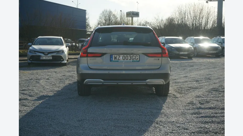 VOLVO V90 -