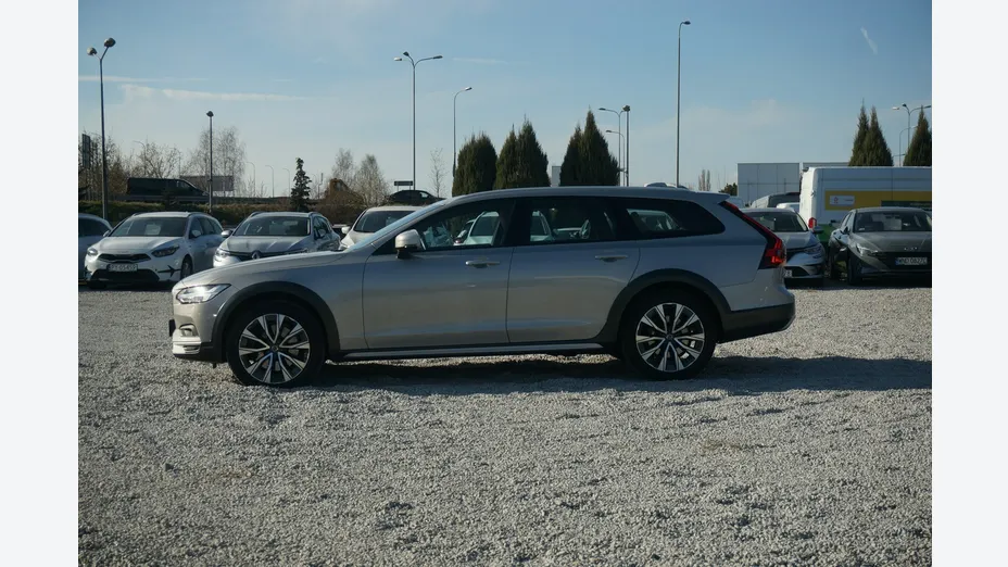 VOLVO V90 -