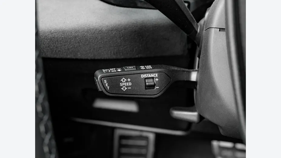 AUDI A6 -