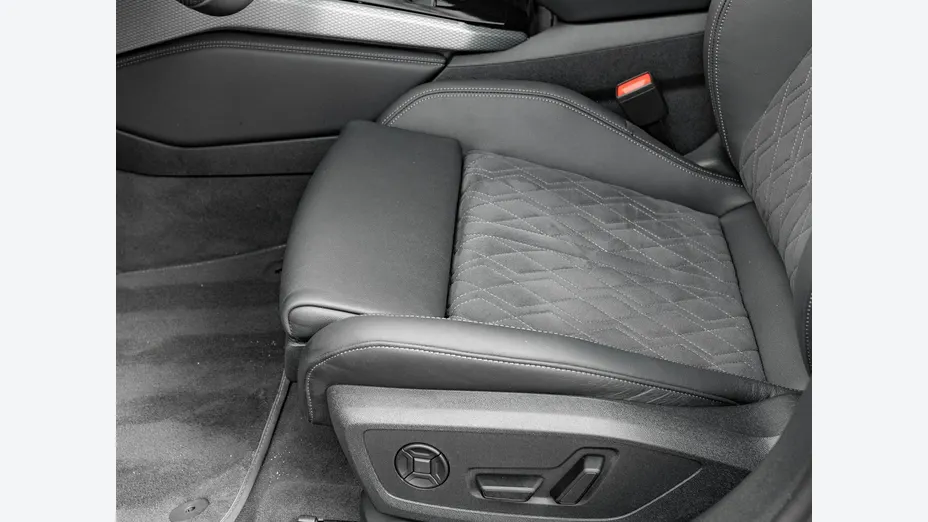 AUDI A6 -