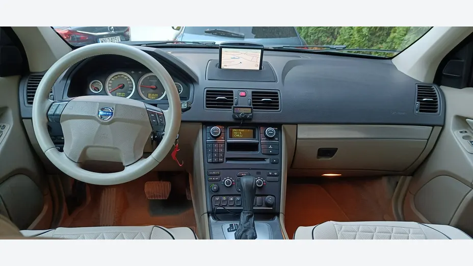 VOLVO XC90 -