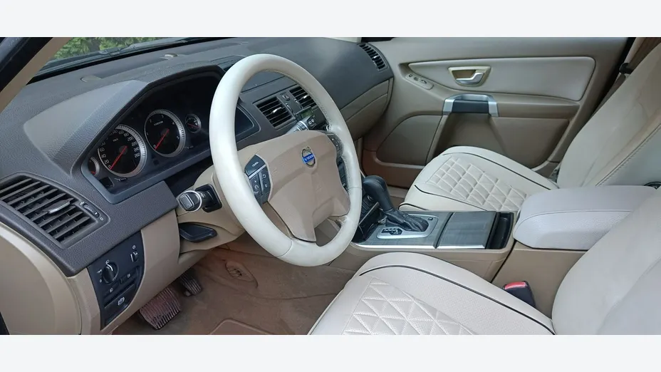 VOLVO XC90 -