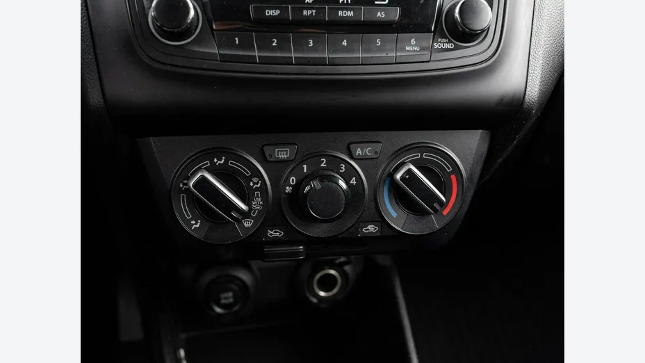 SUZUKI Swift -
