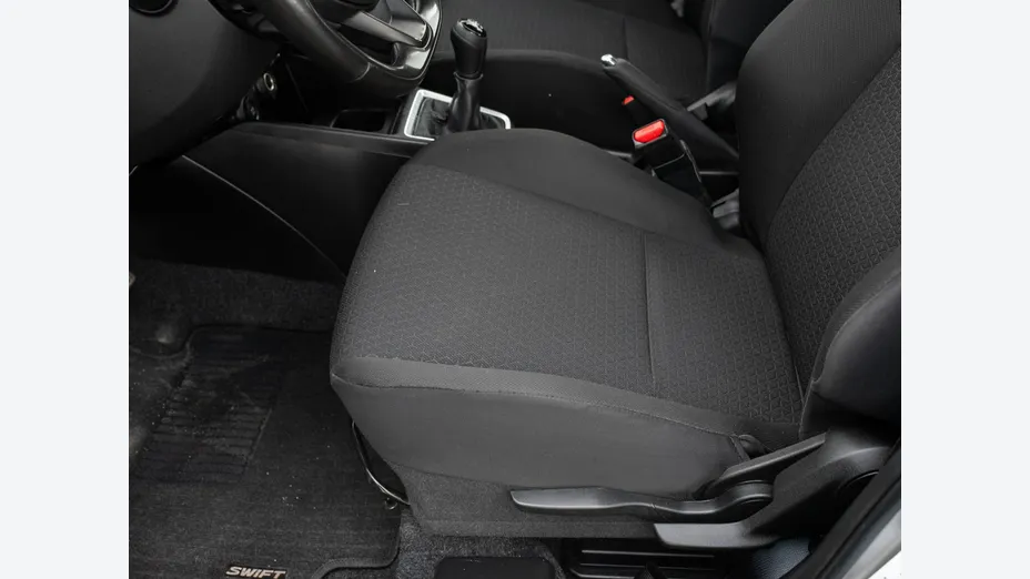SUZUKI Swift -