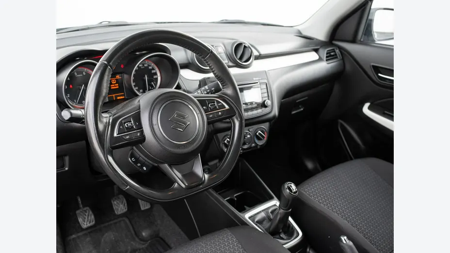 SUZUKI Swift -