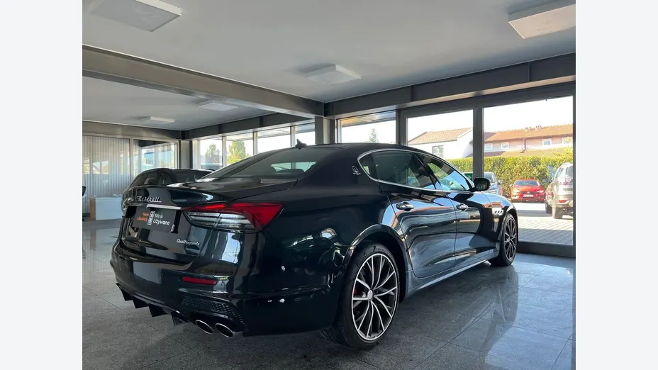 MASERATI Quattroporte -