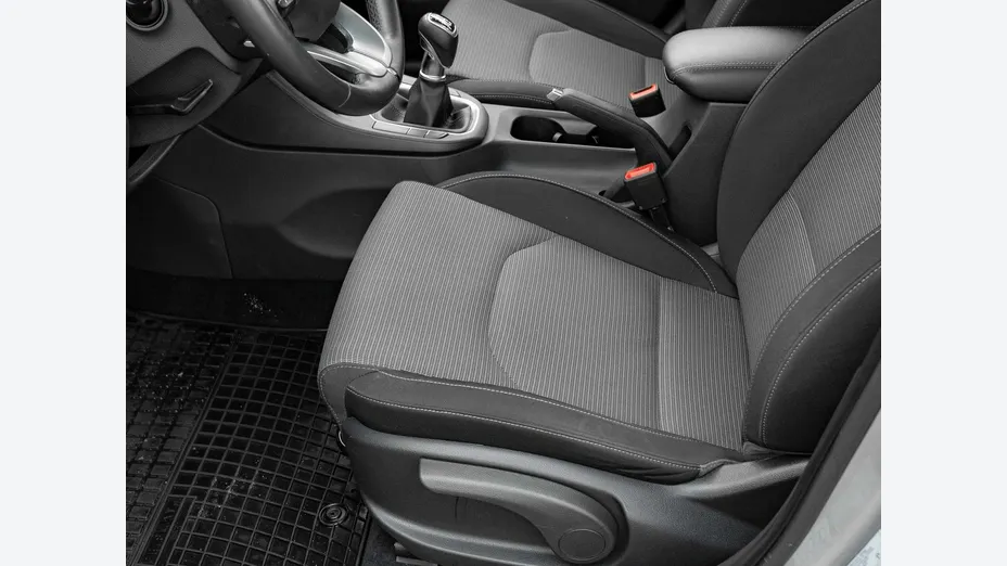 HYUNDAI i30 -
