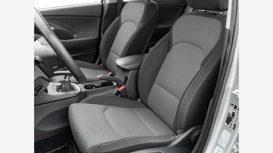 HYUNDAI i30 -
