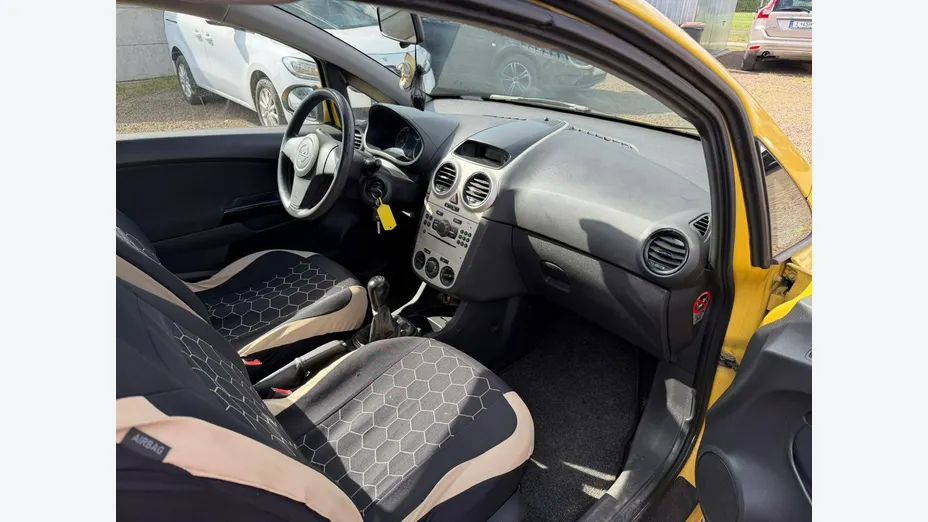 OPEL Corsa -