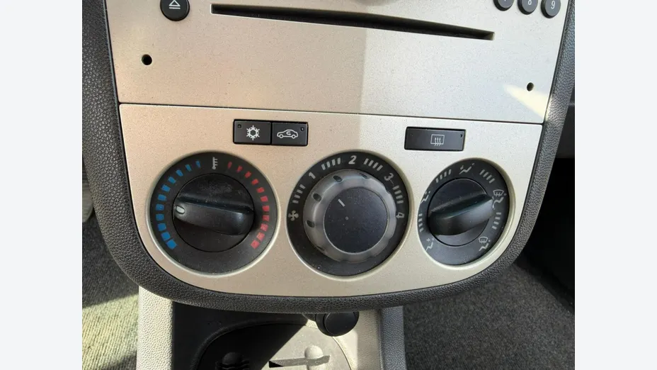 OPEL Corsa -
