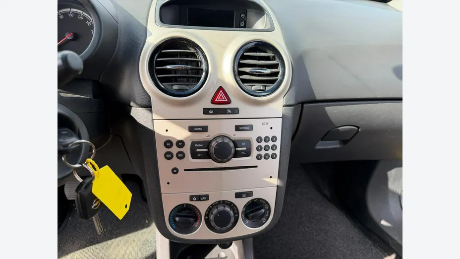 OPEL Corsa -