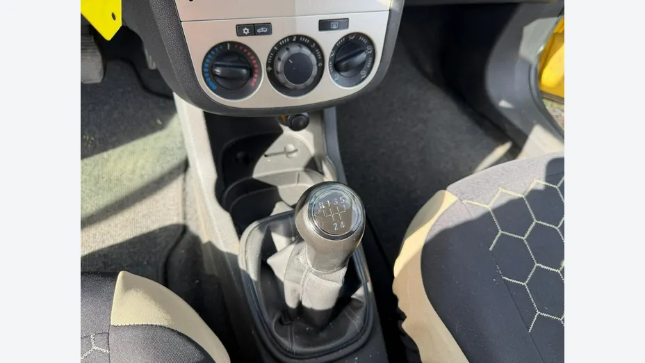 OPEL Corsa -