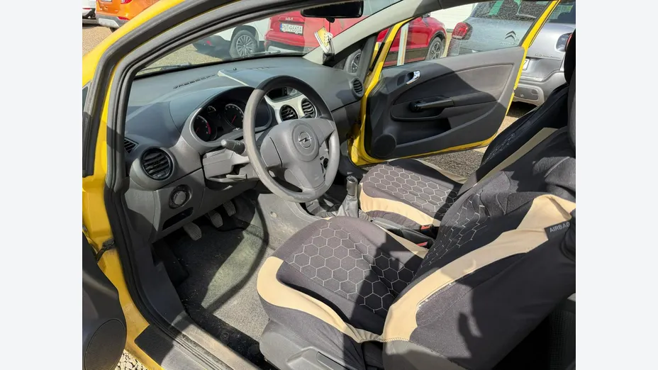 OPEL Corsa -