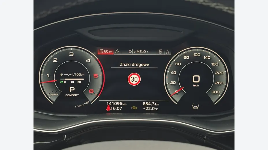 AUDI Q8 -
