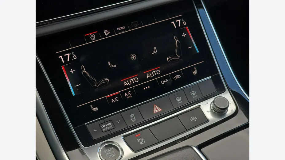 AUDI Q8 -