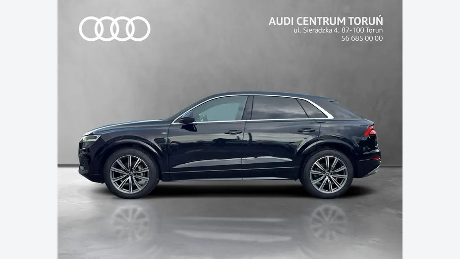AUDI Q8 -