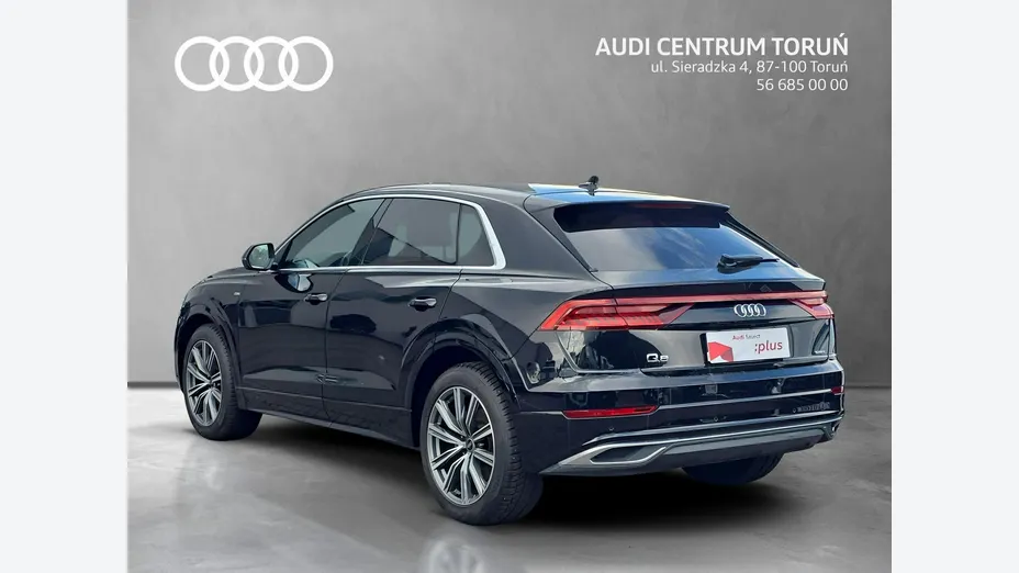 AUDI Q8 -